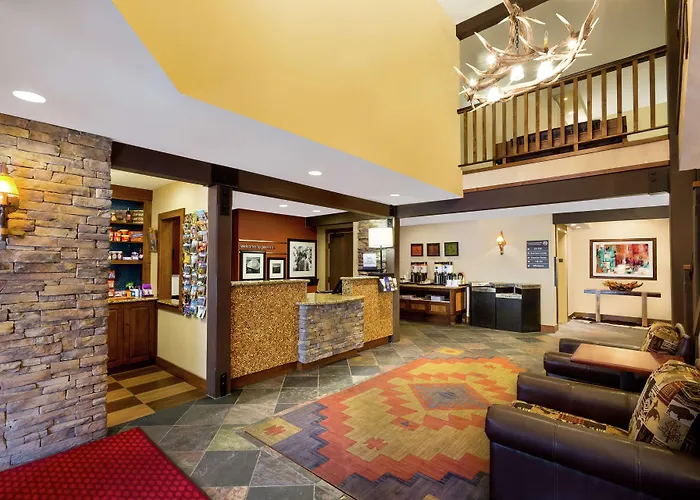 Hotel Hampton Hole