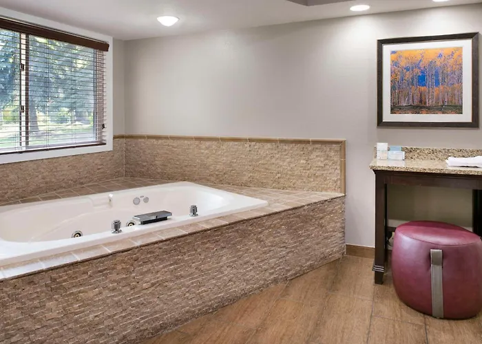 Hampton Hole Hotel 3*