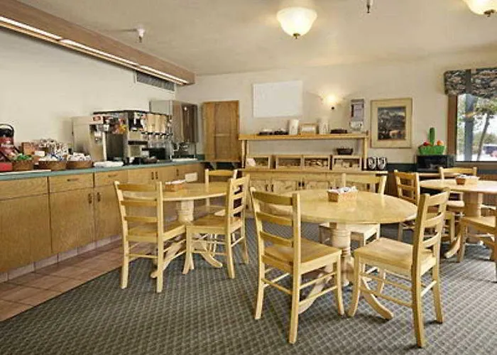 Hotel Hampton Hole